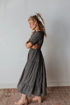 Henly Lost Love Maxi In Black Dresses