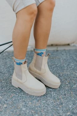 Henly Free People Carmel Chelsea Boot In Vintage Vanilla