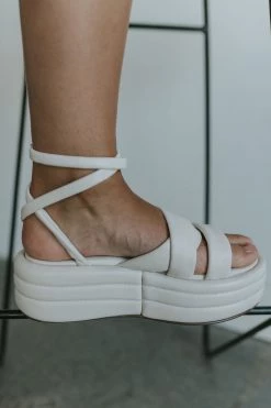 Henly Free People Harper Flatform In Salt