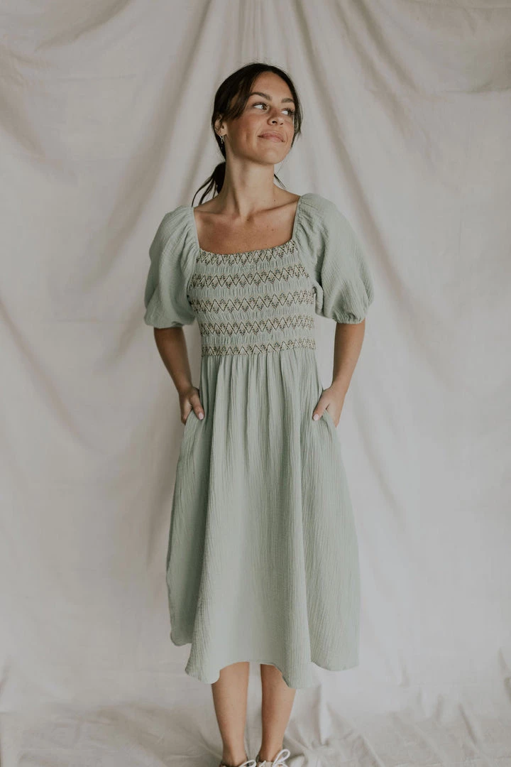 Henly Zen Embroidered Midi In Sage Dresses
