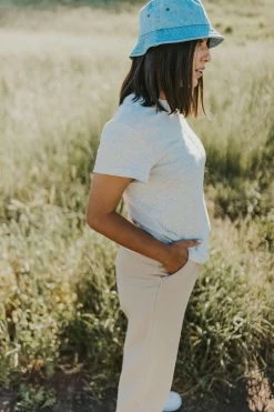 Henly *In The Middle Tee In Oatmeal