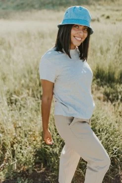 Henly *In The Middle Tee In Oatmeal