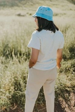 Henly *In The Middle Tee In Oatmeal