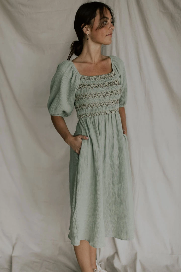 Henly Zen Embroidered Midi In Sage Dresses