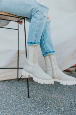 Henly *Free People Brooks Chelsea Boot In Chalk