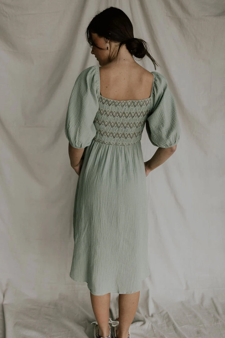 Henly Zen Embroidered Midi In Sage Dresses