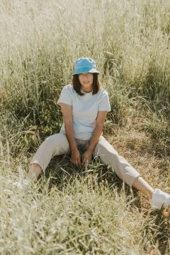 Henly *In The Middle Tee In Oatmeal