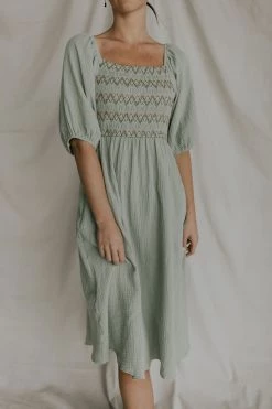 Henly Zen Embroidered Midi In Sage Dresses
