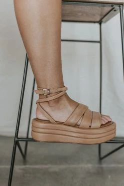 Henly Free People Harper Flatform In Lion