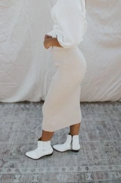 Henly SETS Adore You SKIRT In Oatmeal