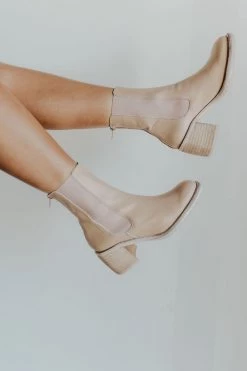 Henly Free People Essential Chelsea Boot In Sandy Beige