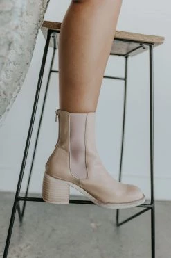 Henly Free People Essential Chelsea Boot In Sandy Beige