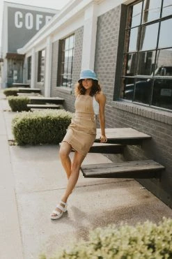 Henly *Yoko Distressed Overall Jumper In Camel