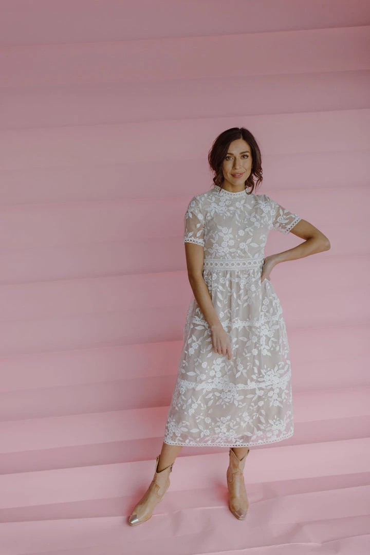 Henly Dresses Lucky Lace Midi In Ivory