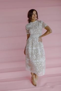 Henly Dresses Lucky Lace Midi In Ivory