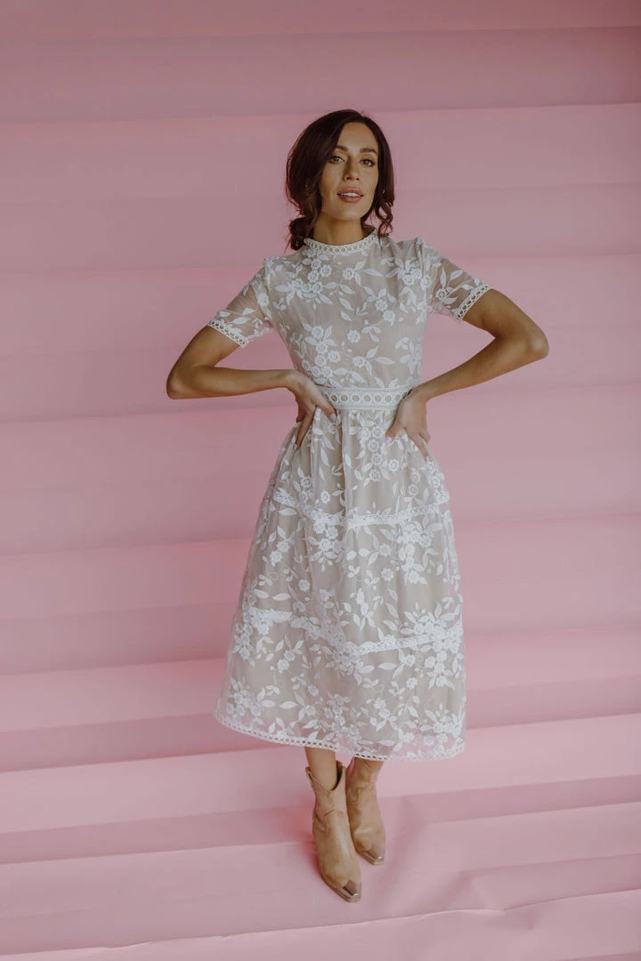 Henly Dresses Lucky Lace Midi In Ivory