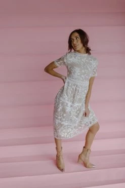 Henly Dresses Lucky Lace Midi In Ivory