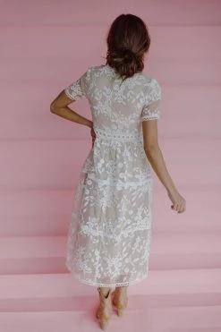Henly Dresses Lucky Lace Midi In Ivory
