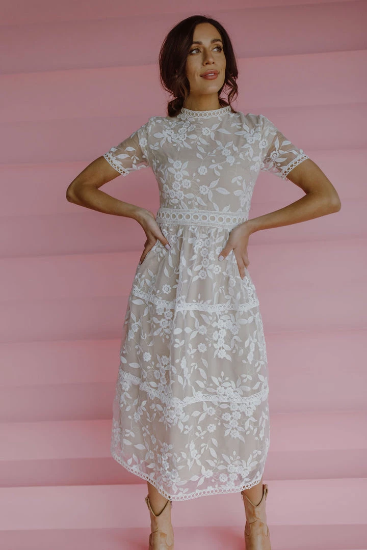 Henly Dresses Lucky Lace Midi In Ivory