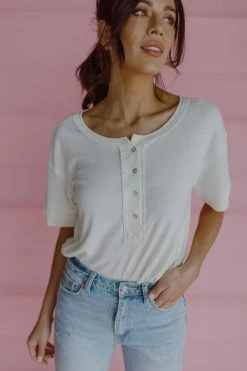 Henly Liv Ribbed Tee In Cream