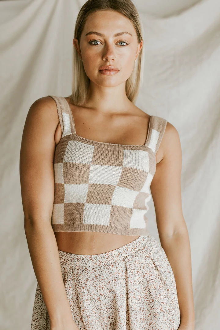 Henly SETS Checkmate Sweater Crop In Taupe
