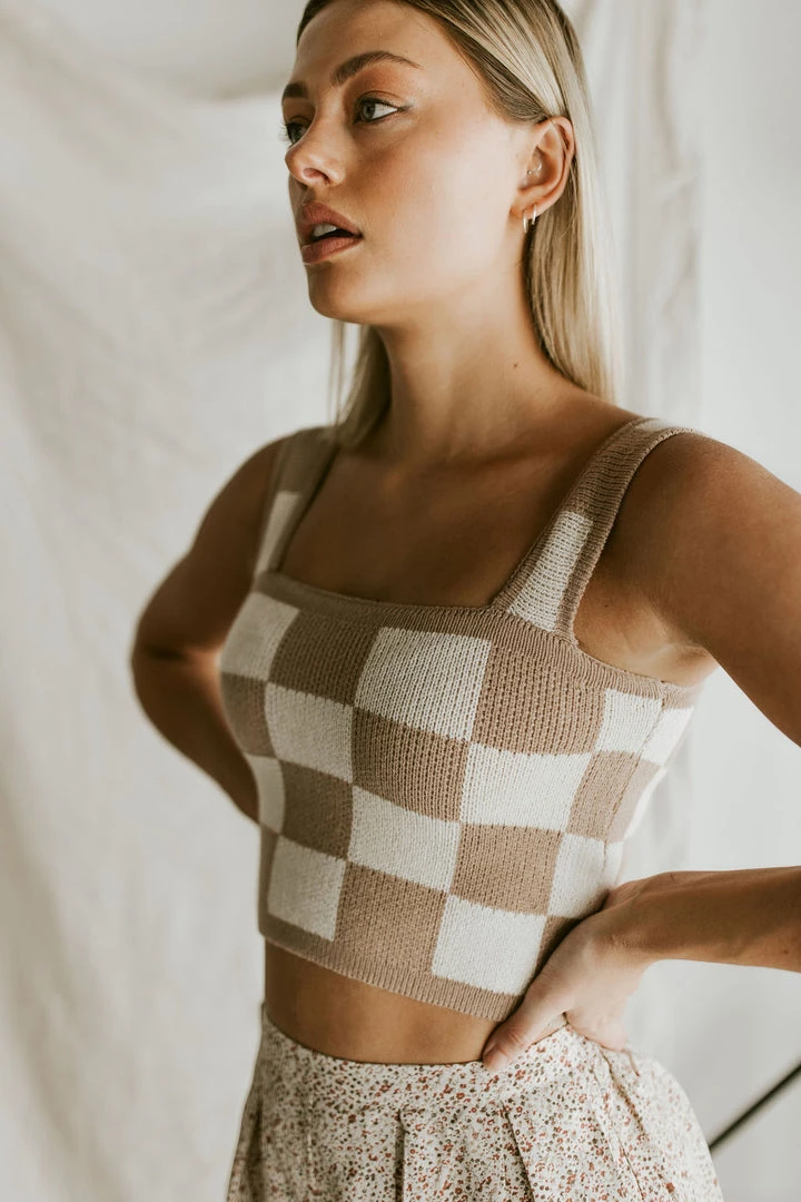 Henly SETS Checkmate Sweater Crop In Taupe