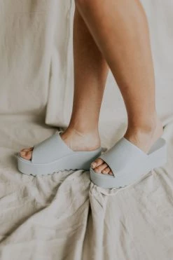 Henly Dot Platform In Light Blue