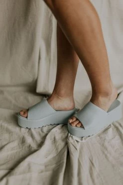 Henly Dot Platform In Light Blue