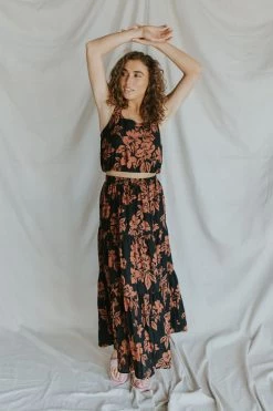 Henly Hibiscus Hideaway Woven Skirt SETS