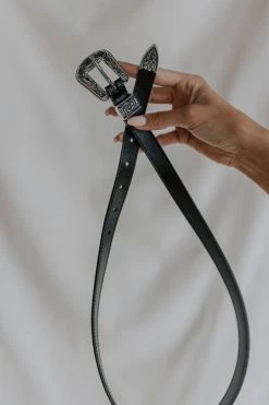 Henly Skinny Leather Belt In Black