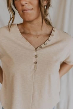 Henly Marlowe Tee In Sand Tops