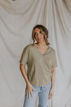 Henly Tops Marlowe Tee In Olive