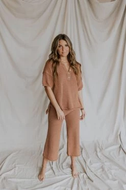 Henly Tulum Knit Top In Brick SETS