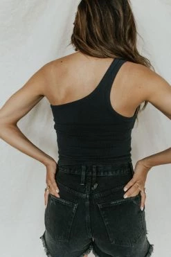 Henly Tops One Of A Kind Crop In Black