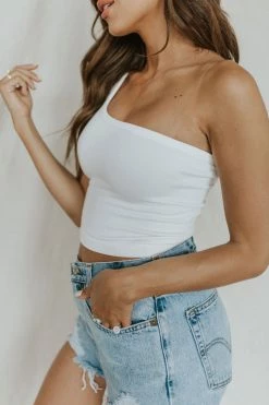 Henly One Of A Kind Crop In White Tops