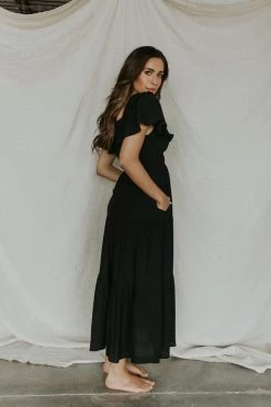 Henly Nya Crepe Maxi In Black