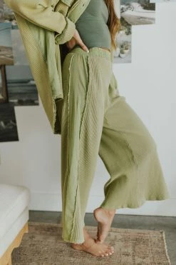 Henly Layer Up Thermal Pants In Pistachio