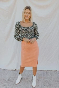 Henly SALE *Kelly K Floral Crop In Black