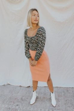 Henly SALE *Kelly K Floral Crop In Black