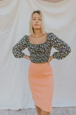 Henly SALE *Kelly K Floral Crop In Black