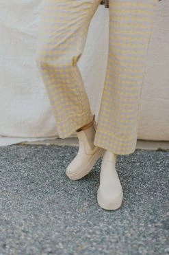 Henly Free People Carmel Chelsea Boot In Vintage Vanilla