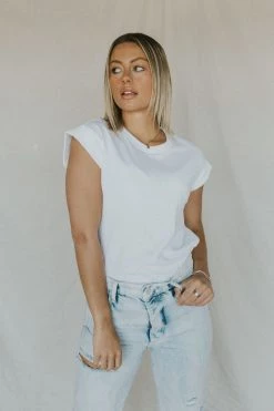 Henly Tops Danny Muscle Tee In White