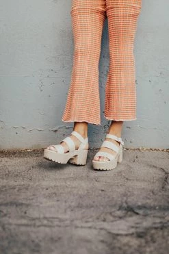 Henly Dooney Platform In Beige Shoes