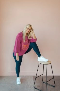 Henly Sweaters Meet Me In The Desert Sweatshirt In Magenta