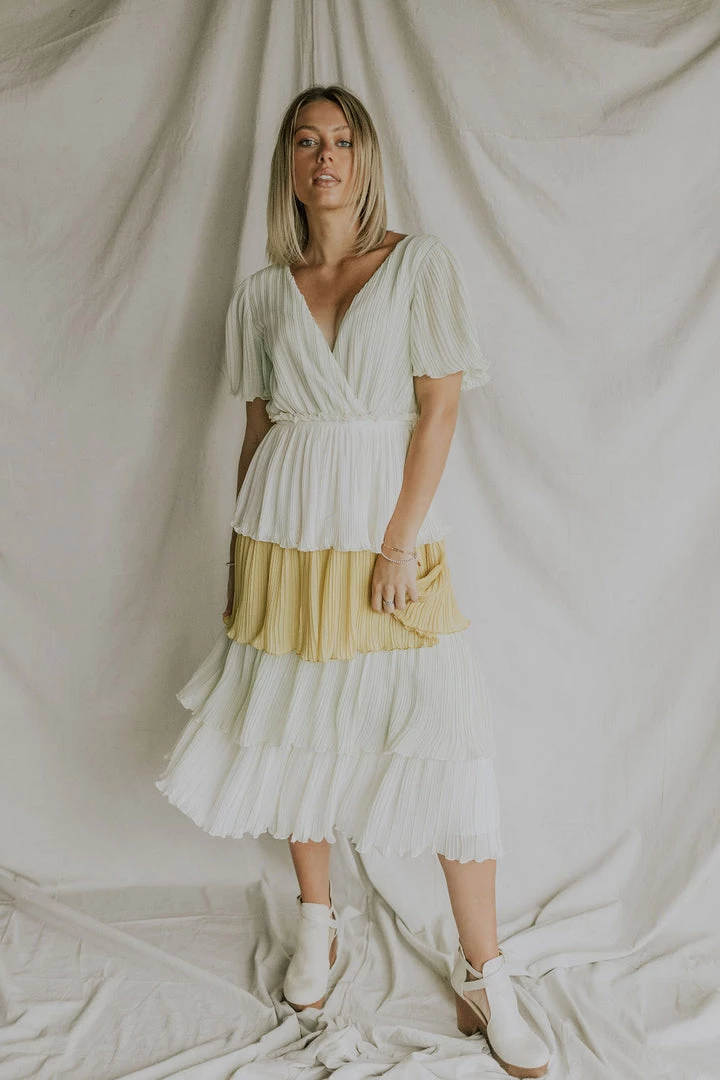 Henly Keylime Tiered Midi Dresses