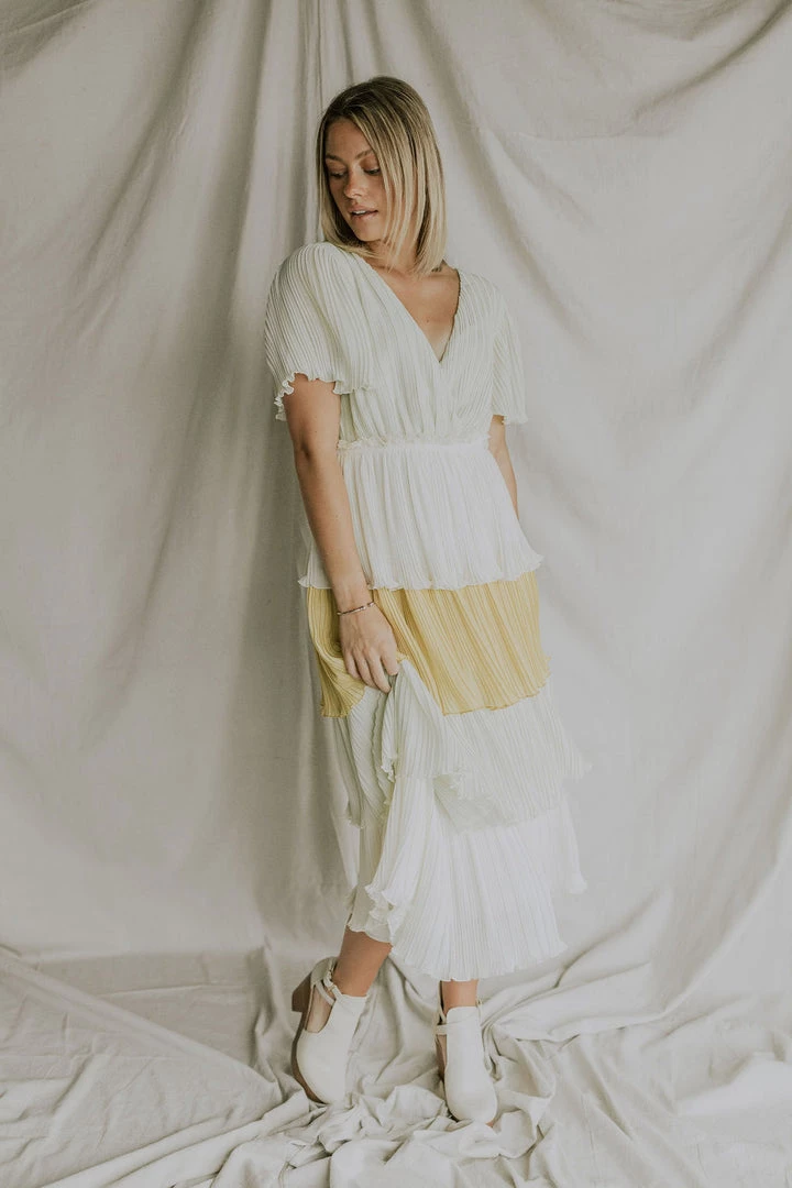 Henly Keylime Tiered Midi Dresses