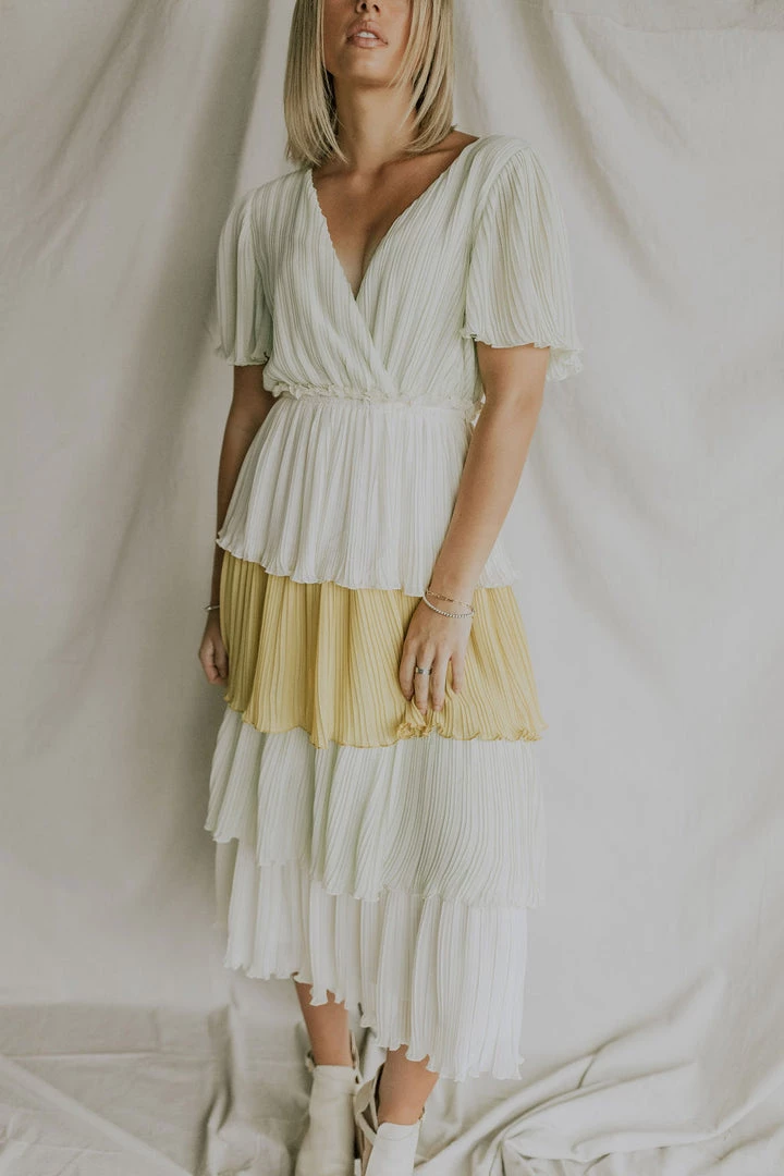 Henly Keylime Tiered Midi Dresses