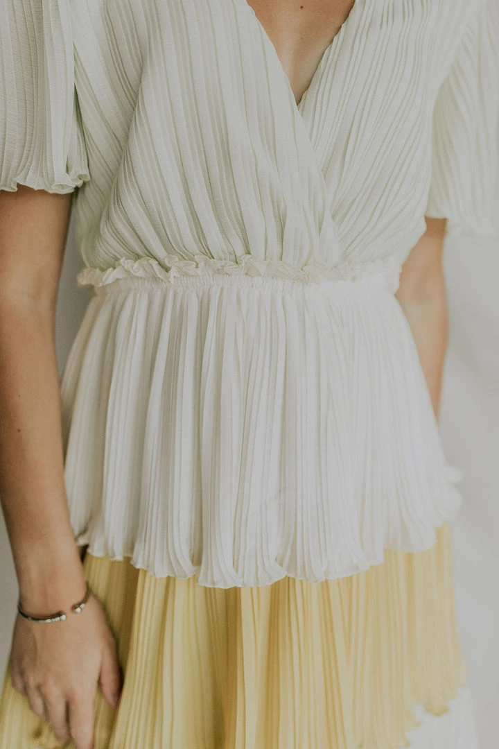 Henly Keylime Tiered Midi Dresses