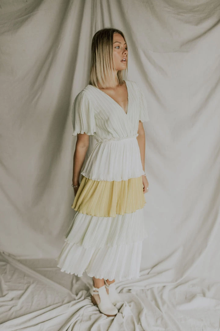 Henly Keylime Tiered Midi Dresses