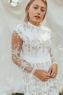 Henly Valentina Lace Maxi In White Dresses